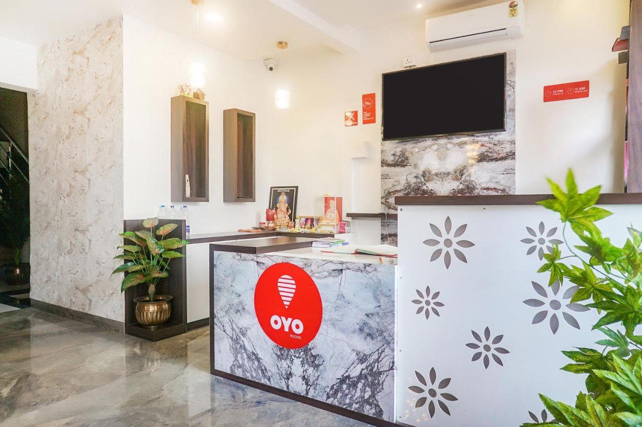 Oyo 15741 Z Inn Phursungi Exterior photo