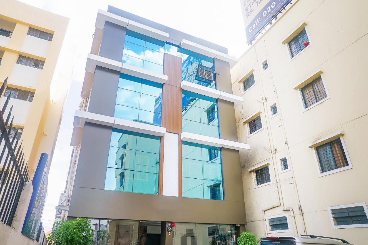 Oyo 15741 Z Inn Phursungi Exterior photo